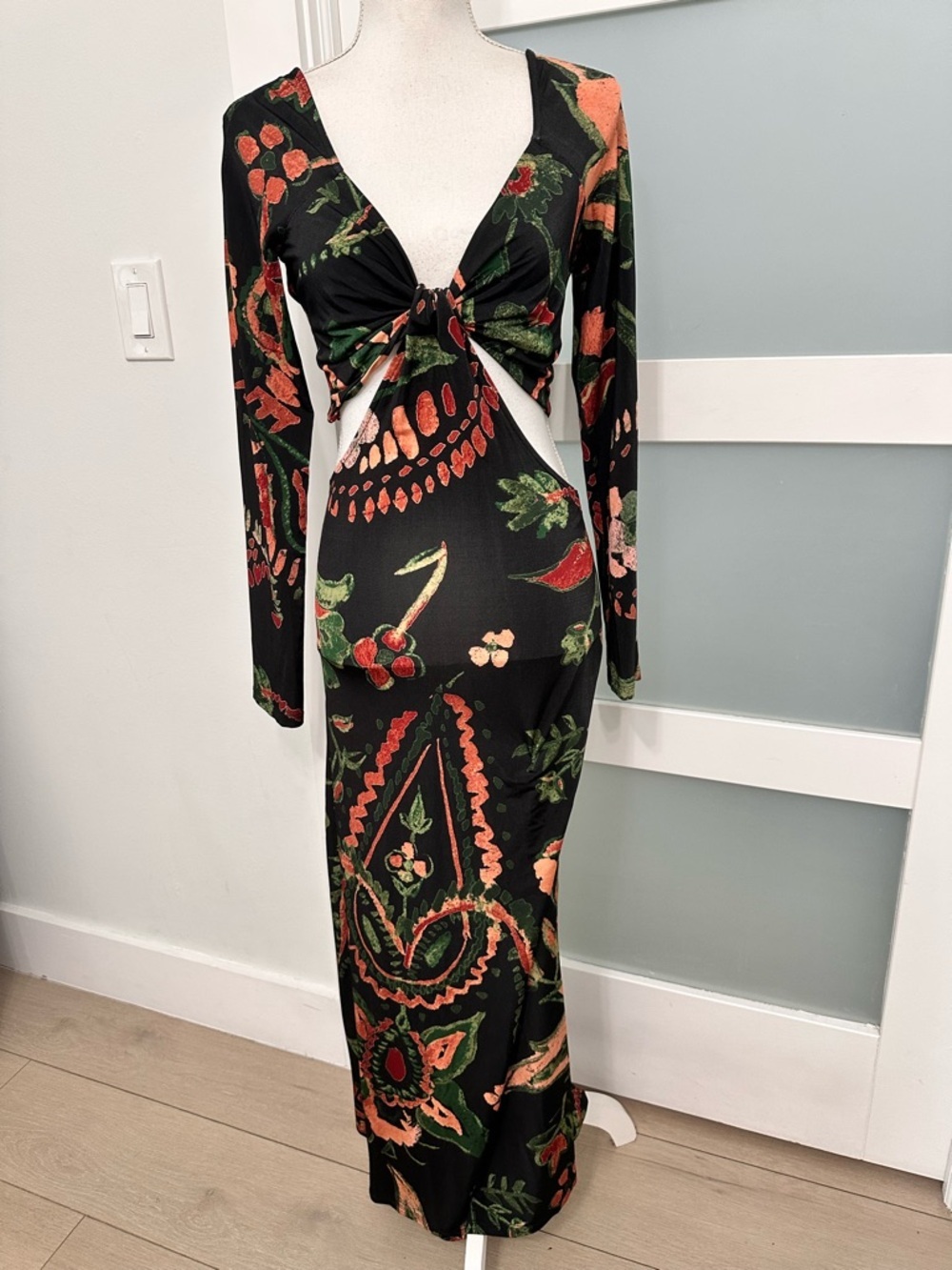 SOMETHING NAVY Multicolor Floral Paisley Cut Out Maxi Dress Medium Elegant